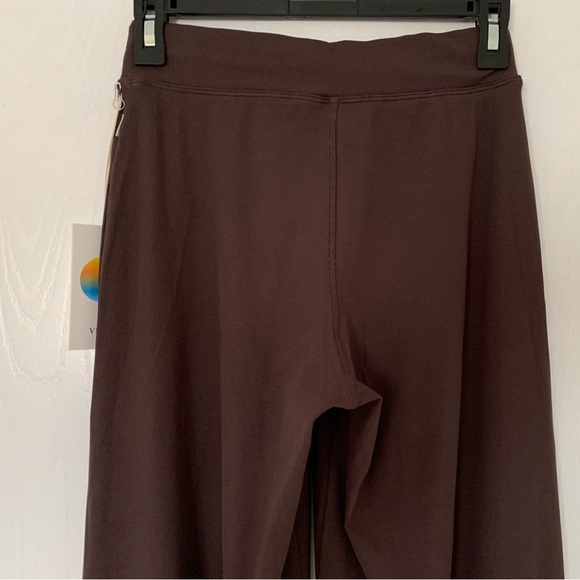 VUORI Pose Wide Leg Pants in French Roast / Brown Size XS - Picture 6 of 12